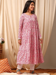 Off white Women Floral Printed Tiered Kurta with Trousers