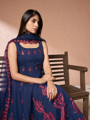 Floral Embroidered Thread Work Pure Cotton Kurta with Trousers & Dupatta