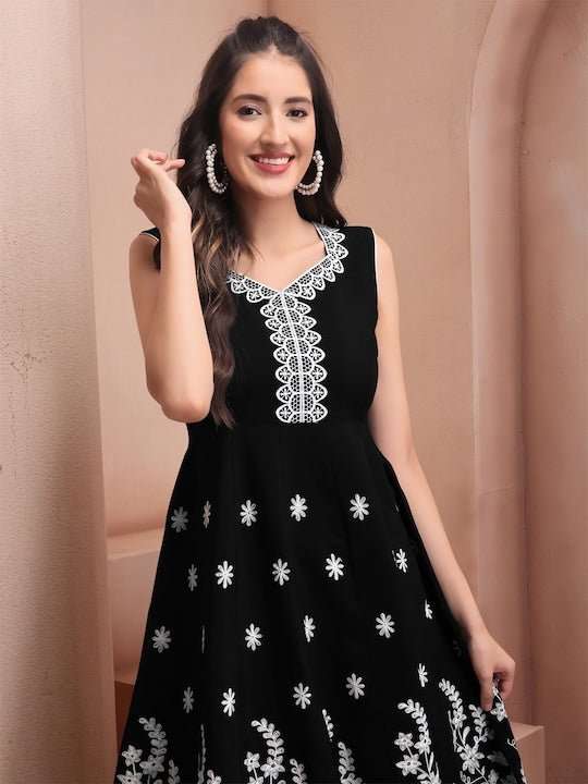 Black Floral Embroidered Thread Work Chanderi Cotton Kurta & Trousers With Dupatta - Inddus.com