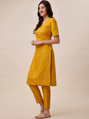 Ethnic Embroidered V-Neck Thread Work Kurta With Trousers - Inddus.com