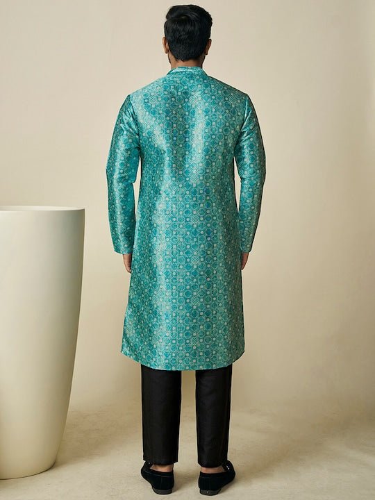 Ethnic Motifs Printed Mandarin Collar Kurta - Inddus.com