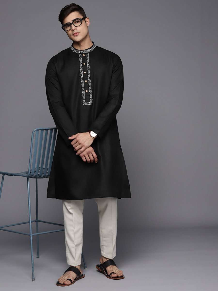 Ethnic Motifs Yoke Design Linen Blend Thread Work Kurta - Inddus.com