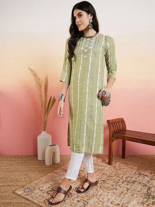 Green Floral Embroidered Regular Thread Work Kurta With Trousers - Inddus.com