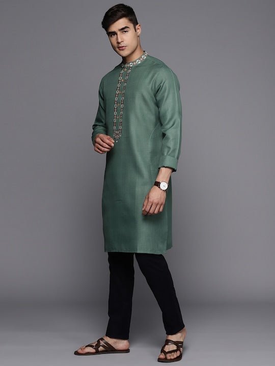 Men Ethnic Motifs Yoke Design Thread Work Kurta - Inddus.com