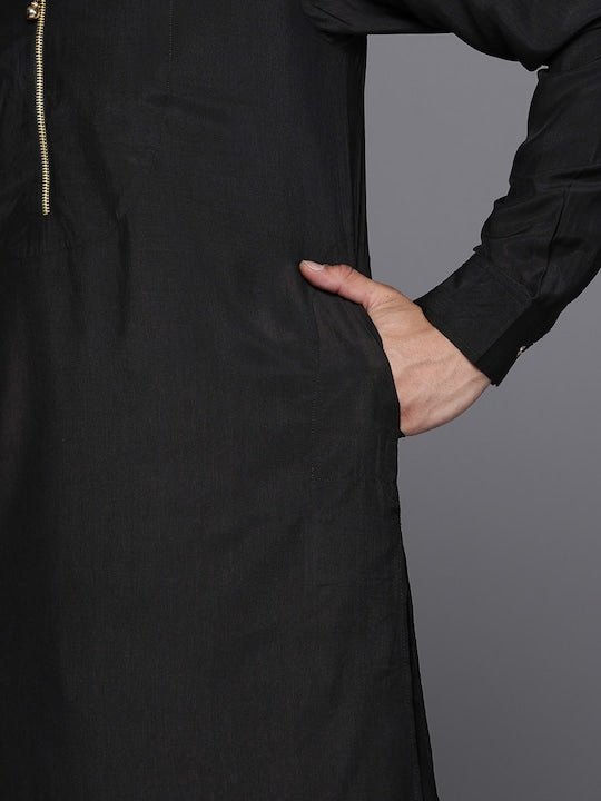 Men Solid Straight Kurta - Inddus.com