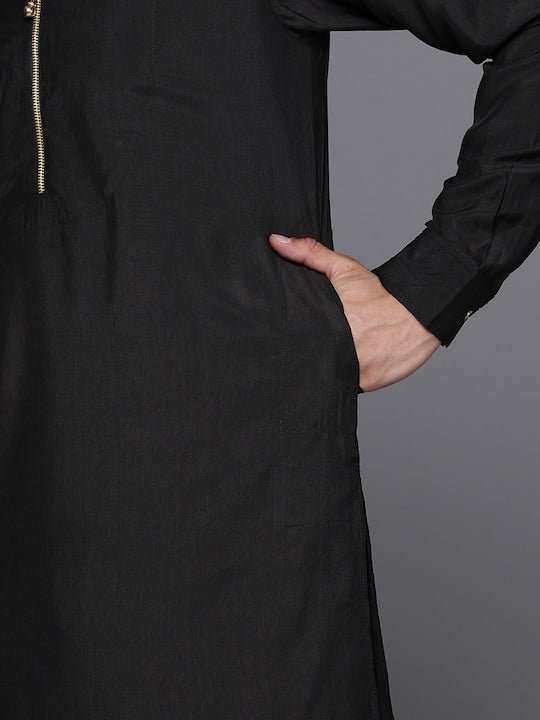 Men Solid Straight Kurta - Inddus.com