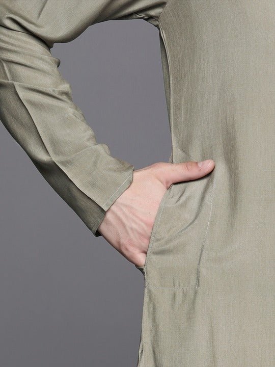 Men Solid Straight Kurta - Inddus.com