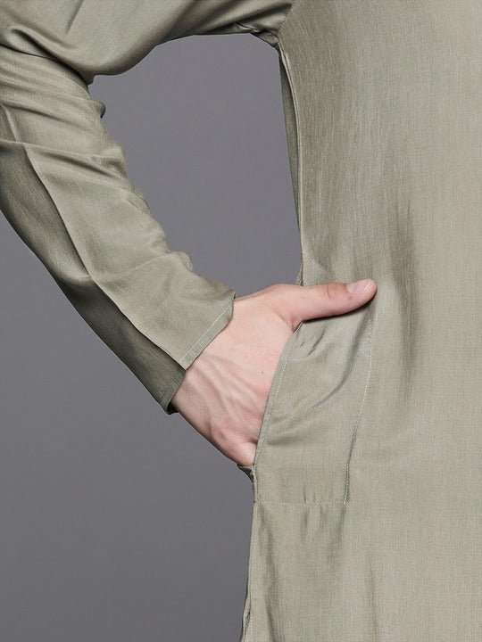 Men Solid Straight Kurta - Inddus.com
