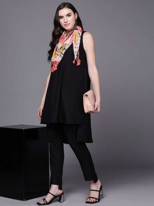 Women Black Kurta with Trousers & Stole - Inddus.com