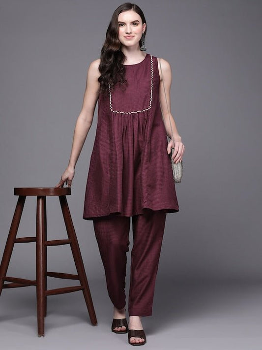 Women Burgundy Self Design Kurti with Trousers - Inddus.com