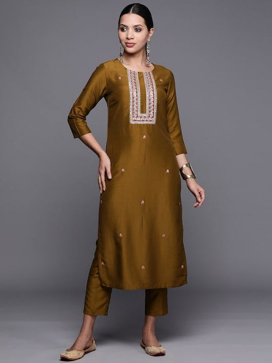 Women Ethnic Motifs Embroidered Kurta With Trousers - Inddus.com