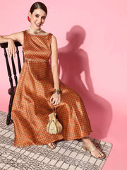 Women Ethnic Motifs Silk Blend Ethereal Embroidery Kurta Set - Inddus.com