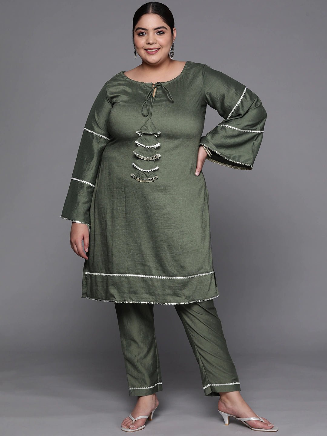 Women Green Solid Gotta Patti Detail Kurta with Trousers - Inddus.com