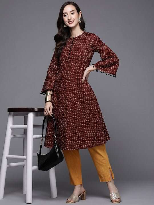 Women Maroon & Black Chevron Printed Flared Sleeves Kurta - Inddus.com