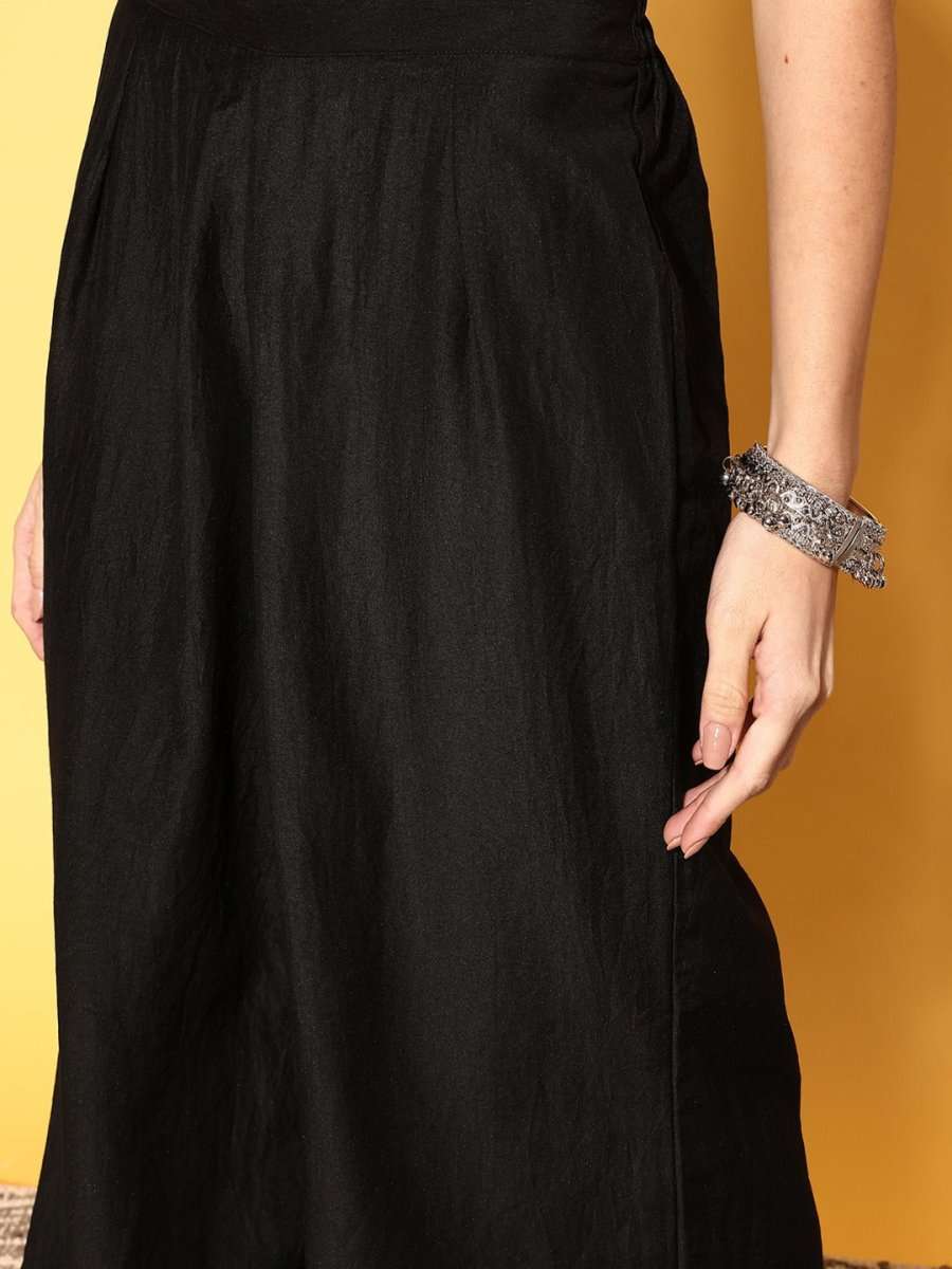Women Solid Silk Blend Scalloped Edge Kurta Set - Inddus.com