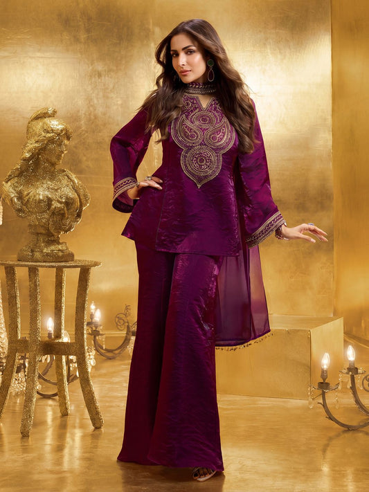 Women Paisley Yoke Design Regular Kurti with Palazzos & Dupatta