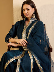 Floral Embroidered Mandarin Collar Velvet Kurta With Trouser And Dupatta