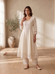 Women Ethnic Motifs Embroidered Empire Thread Work Kurta with Trousers & With Dupatta