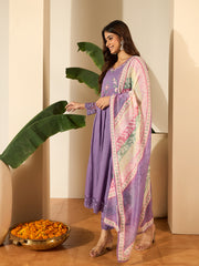 Floral Embroidered Sweetheart Neck Thread Work Kurta & Trousers With Dupatta