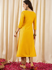 Women Floral Embroidered Sequinned Floral Kurta