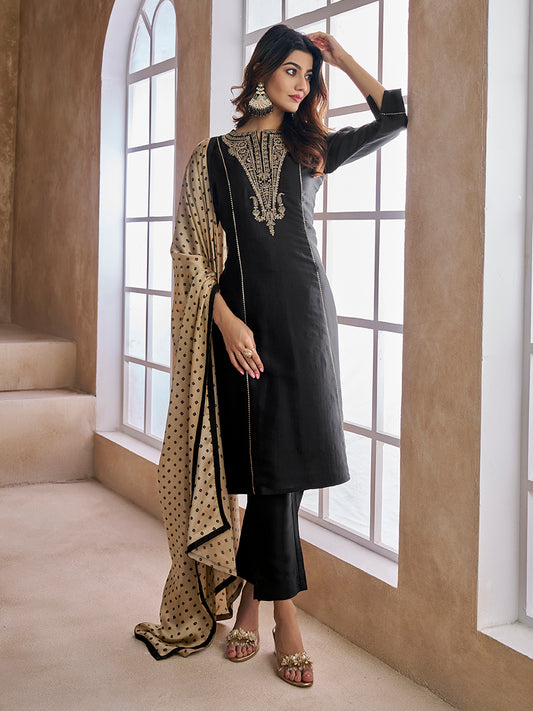Ethnic Motifs Embroidered Round Neck Kurta & Trousers With Dupatta
