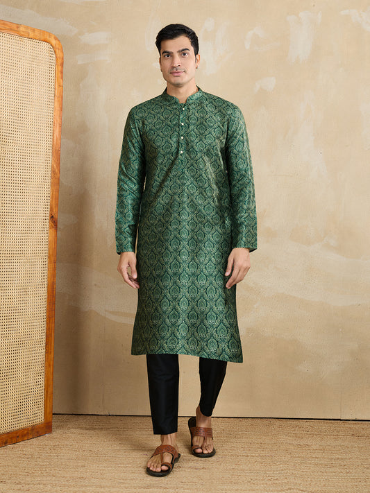 Ethnic Motifs Printed Mandarin Collar Sequinned Straight Kurta With Trousers