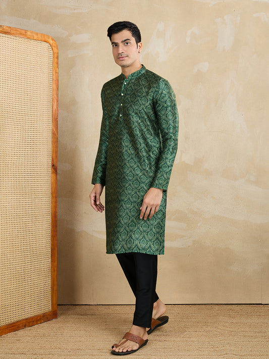 Ethnic Motifs Printed Mandarin Collar Sequinned Straight Kurta With Trousers