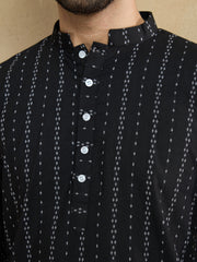 Men Striped Mandarin Collar Kurta