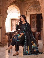 Women Floral Printed Regular Beads and Stones Kurta with Trousers & With Dupatta