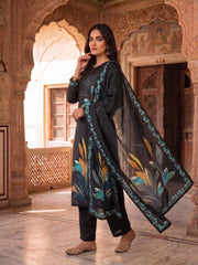 Women Floral Printed Regular Beads and Stones Kurta with Trousers & With Dupatta