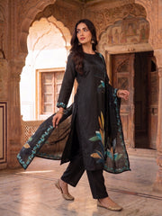Women Floral Printed Regular Beads and Stones Kurta with Trousers & With Dupatta