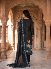 Women Floral Printed Regular Beads and Stones Kurta with Trousers & With Dupatta