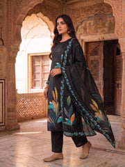 Women Floral Printed Regular Beads and Stones Kurta with Trousers & With Dupatta