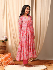 Pink Women Floral Printed Tiered Kurta with Trousers