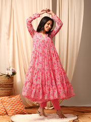 Pink Women Floral Printed Tiered Kurta with Trousers