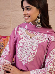 Women Floral Thread and Sequinned Embroidered Kurta Set with Dupatta