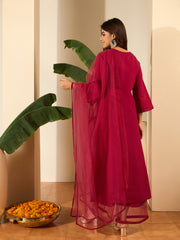 Floral Yoke Design Sweetheart Neck Straight Kurta & Trousers With Dupatta