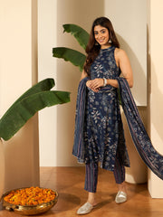 Women Floral Printed Halter Neck Linen Kurta with Trousers & Dupatta