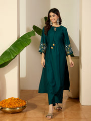 Women Solid Kurta with Trousers