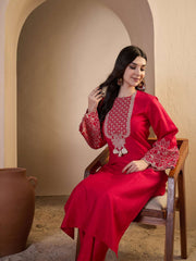 Women Floral Thread Embroidered Yoke Design Kurta Set