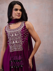 Women Ethnic Motifs Embroidered Thread Work Grandeur & Majestic Artwork Georgette Anarkali Kurta