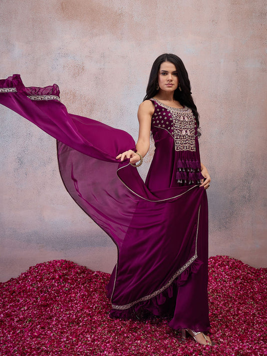 Women Ethnic Motifs Embroidered Thread Work Grandeur & Majestic Artwork Georgette Anarkali Kurta