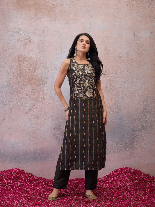 Women Ethnic Motifs Embroidered Regular Thread Work Pure Silk Kurta with Trousers