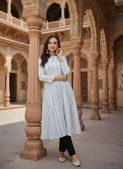 Women Keyhole Neck Kurta