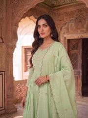 Women Floral Yoke Design Pleated Thread Work Chanderi Cotton Kurta with Trousers & With Dupatta