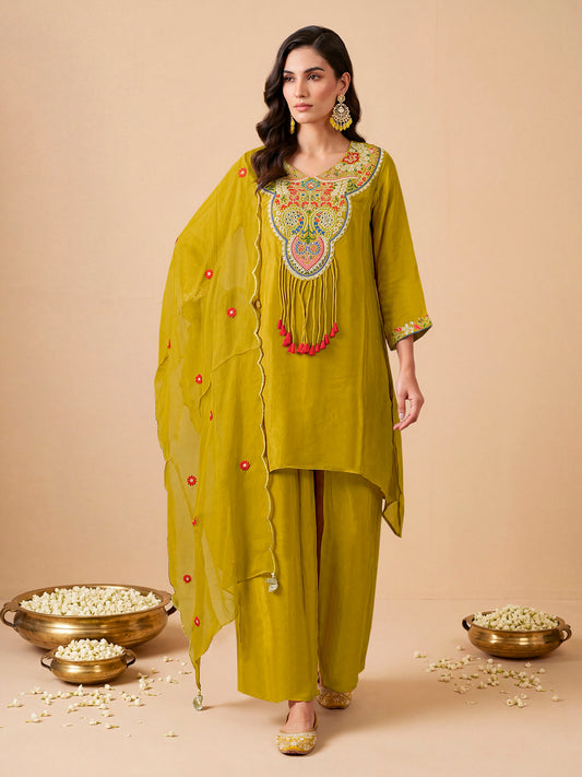Women Ethnic Motifs Embroidered Regular Thread Work Silk Crepe Kurta with Palazzos & With