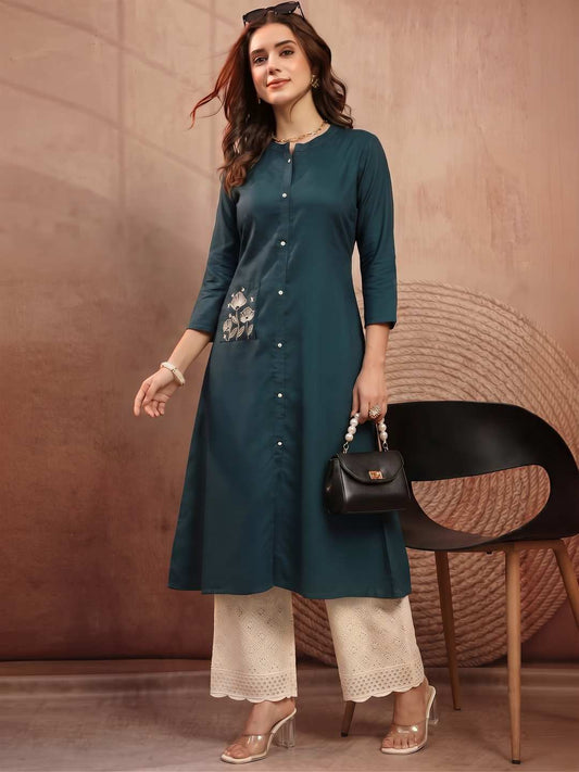 Women Embroidered Thread Work Kurta