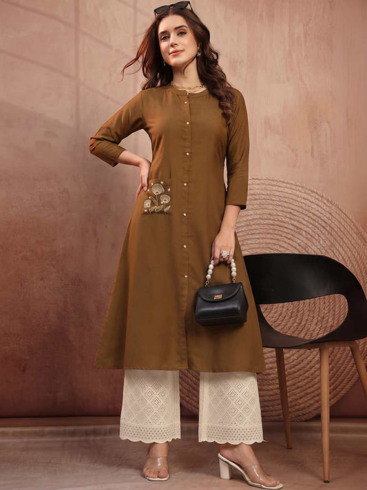 Women Embellished Thread Work Kurta