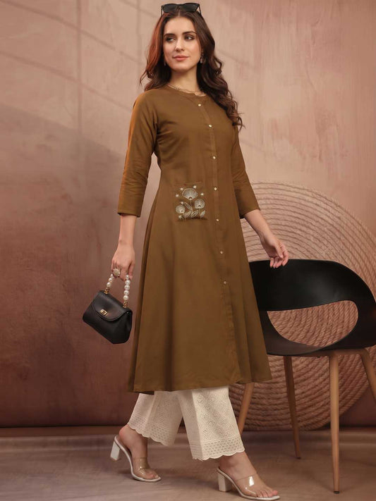 Women Embellished Thread Work Kurta