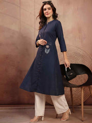 Women Embroidered Thread Work Kurta